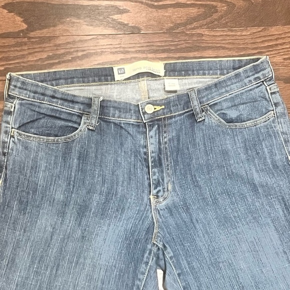 GAP Women's Boot Cut Jeans in Denim Blue - Picture 4 of 6